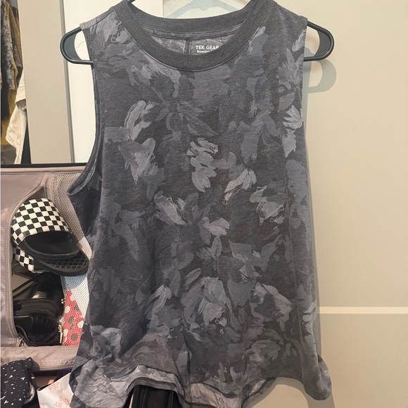 Tek Gear Women's Charcoal Floral Muscle Tee - Picture 1 of 3